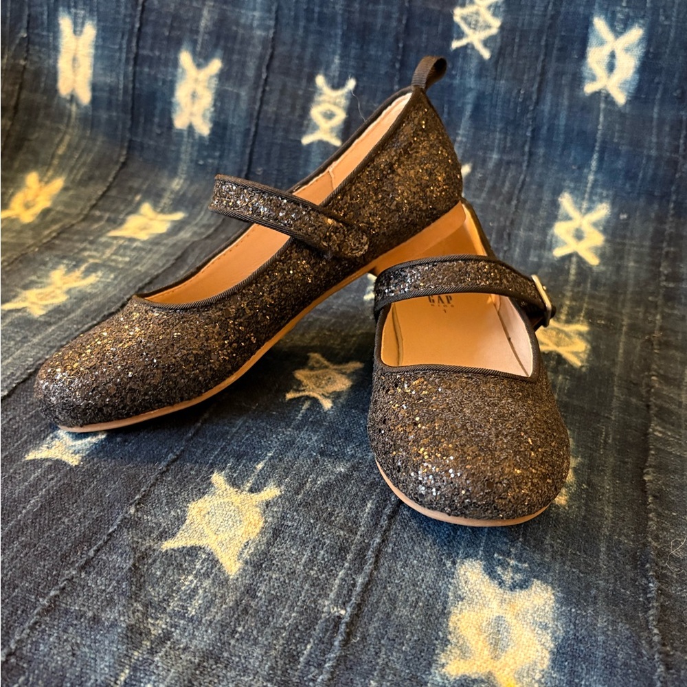 Gap Kid’s Glitter Maryjanes size 1